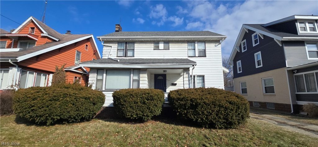 370 Lora Avenue, Youngstown, OH