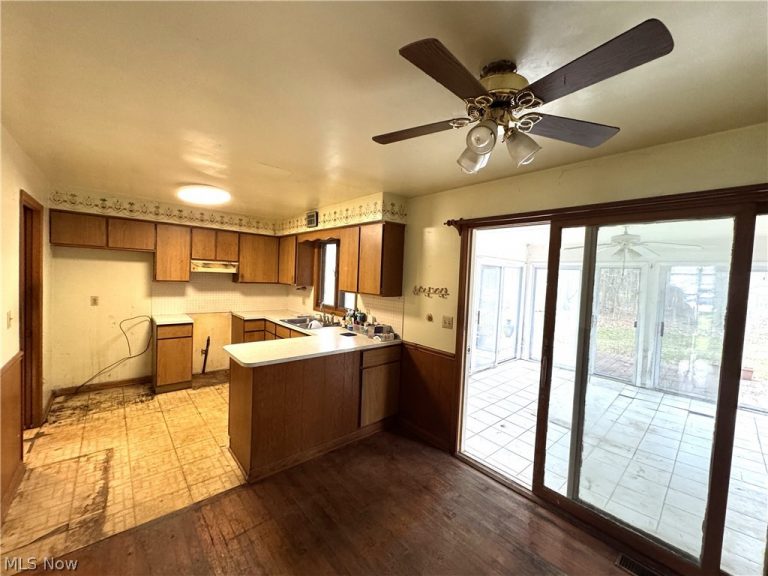 1180 Keefer Road, Girard, OH - Photo 3