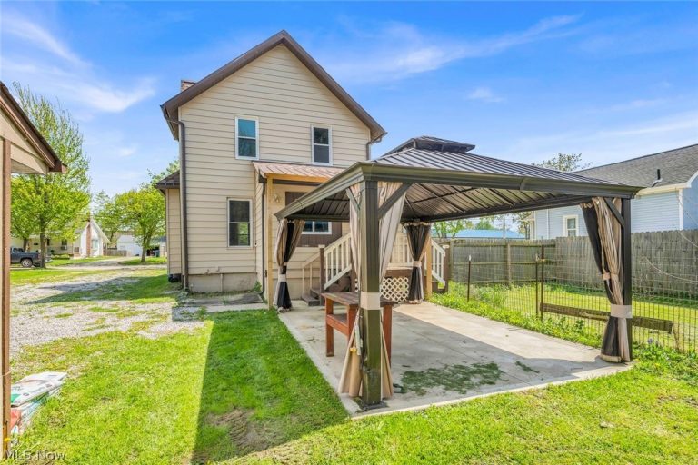 124 Bennett Street, Wellington, OH - Photo 4