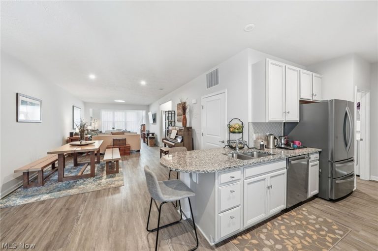 1581 Mud Brook Court, Akron, OH - Photo 4