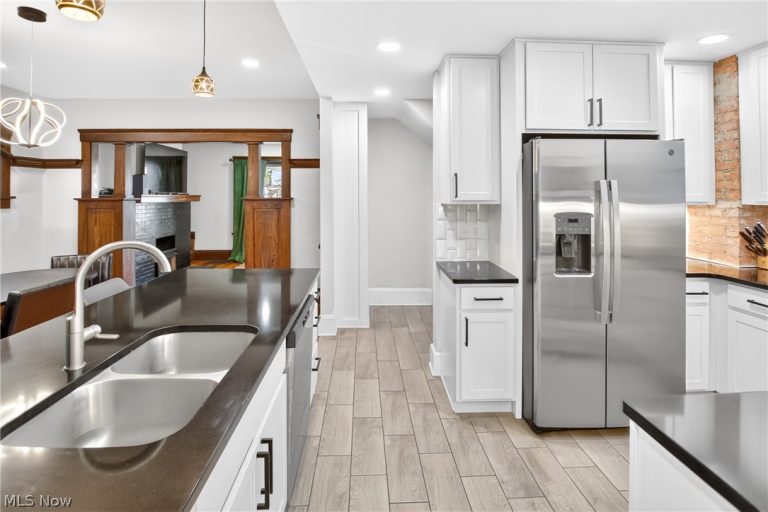 3205 Mapledale Avenue, Cleveland, OH - Photo 8