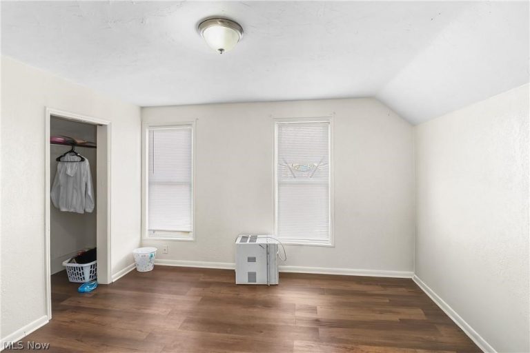 505 Brown Street, Akron, OH - Photo 2