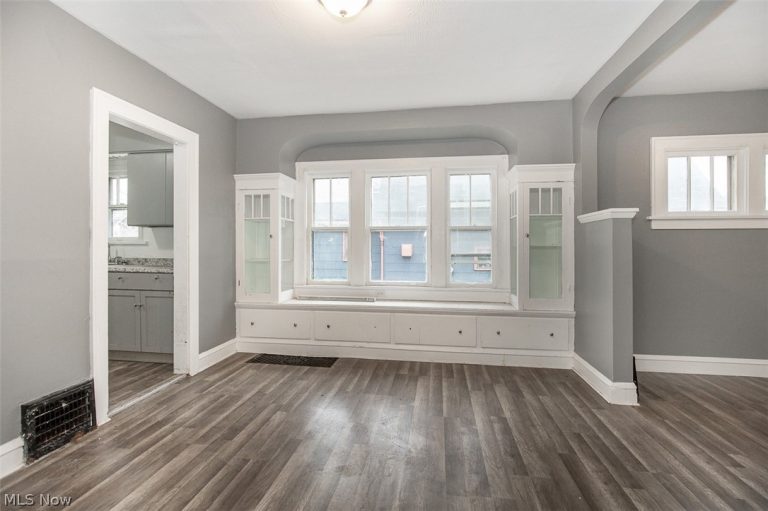 7915 Vineyard Avenue, Cleveland, OH - Photo 8