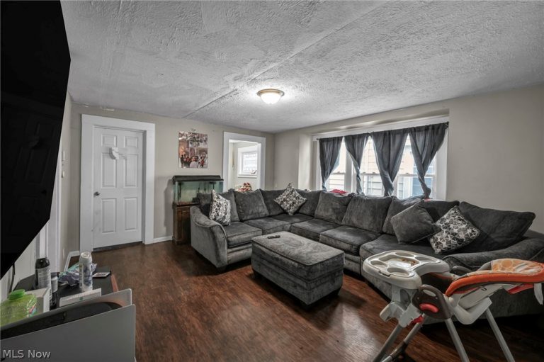 228 Gates, Elyria, OH - Photo 6