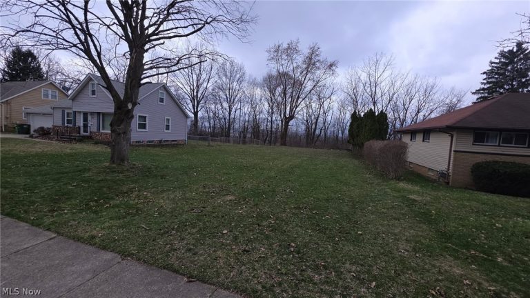 4930 81st Street, Garfield Heights, OH - Photo 2