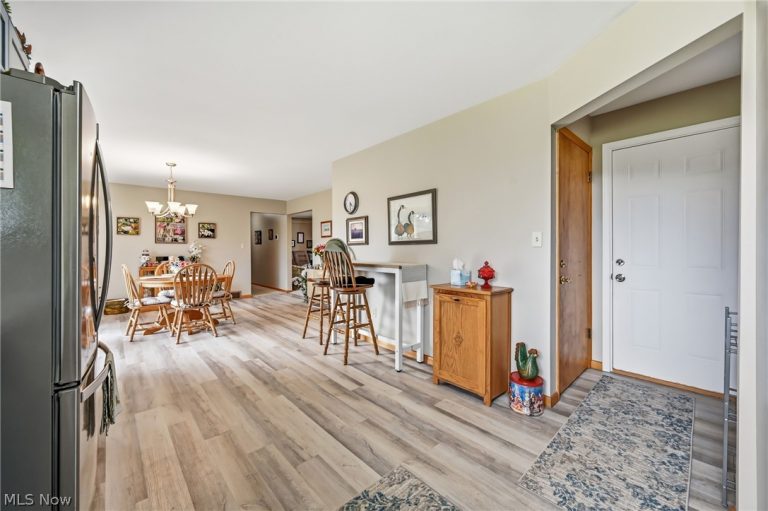 2076 Glenn Drive, Warren, OH - Photo 6