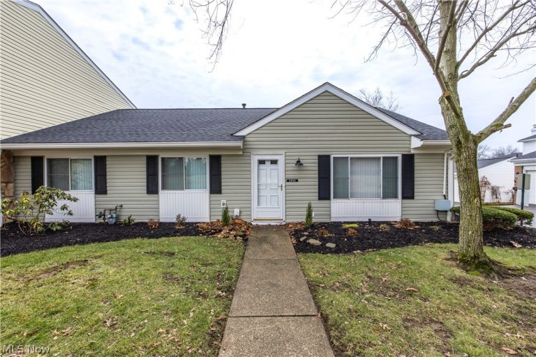 2033 Carlile Drive, Uniontown, OH - Photo 2