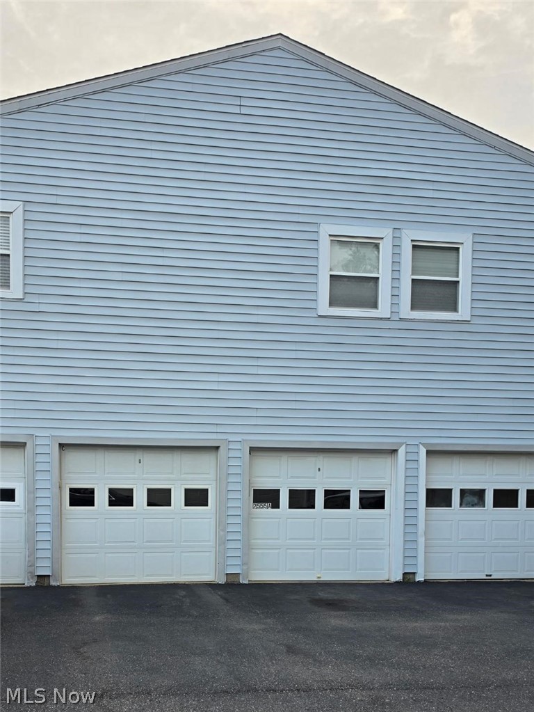 2555 Royal County Down #17 C, Uniontown, OH - Photo 4