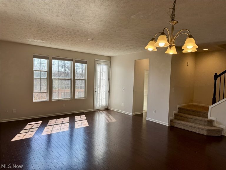 6648 Park Pointe Court, Pepper Pike, OH - Photo 4