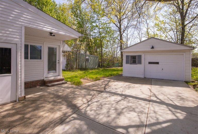 32610 Willowick Drive, Willowick, OH - Photo 2