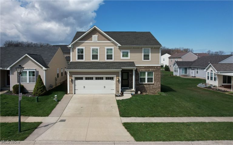 6138 Meadow Farm Lane, Lorain, OH - Photo 2