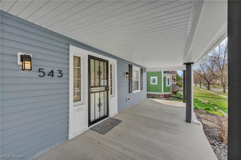 543 Sunset View Drive, Akron, OH - Photo 8