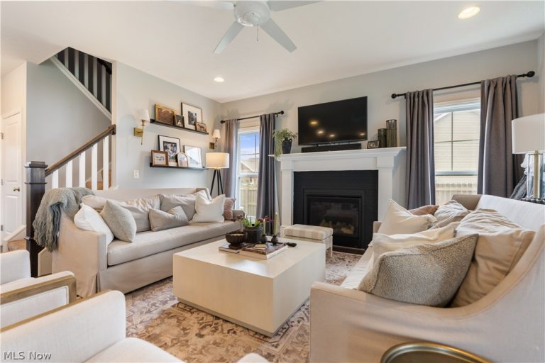 9945 Guardian Circle, North Canton, OH - Photo 5