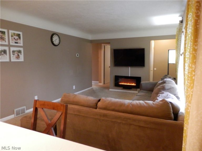 30153 Truman Avenue, Wickliffe, OH - Photo 5