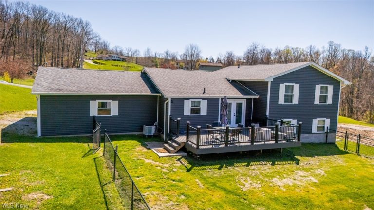 44701 Springbrook Drive, St Clairsville, OH - Photo 4