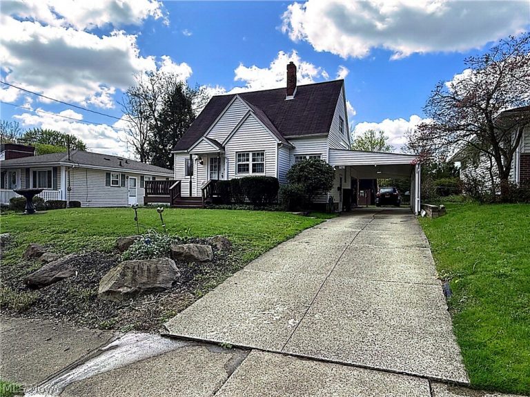 1502 Slusser Road, Akron, OH - Photo 2