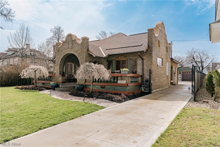 12973 Clifton Boulevard, Lakewood, OH - Photo 8