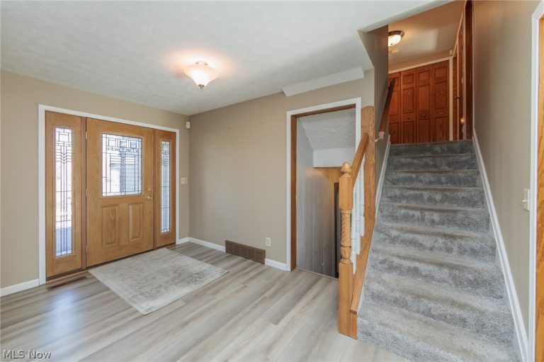 45 River Road, Hinckley, OH - Photo 2