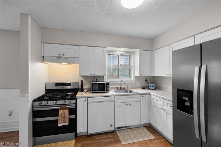 1371 Sorin Avenue, Akron, OH - Photo 2