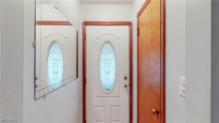 6584 Westminster Drive, Parma, OH - Photo 2