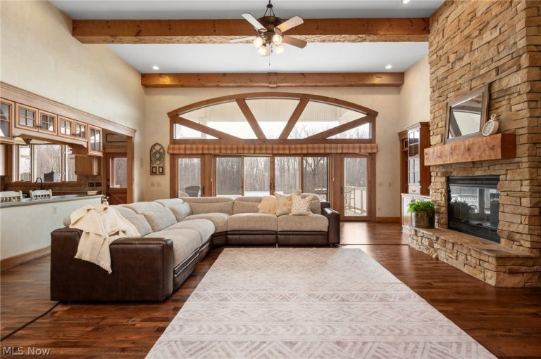 9419 Robinson Road, Chardon, OH - Photo 3