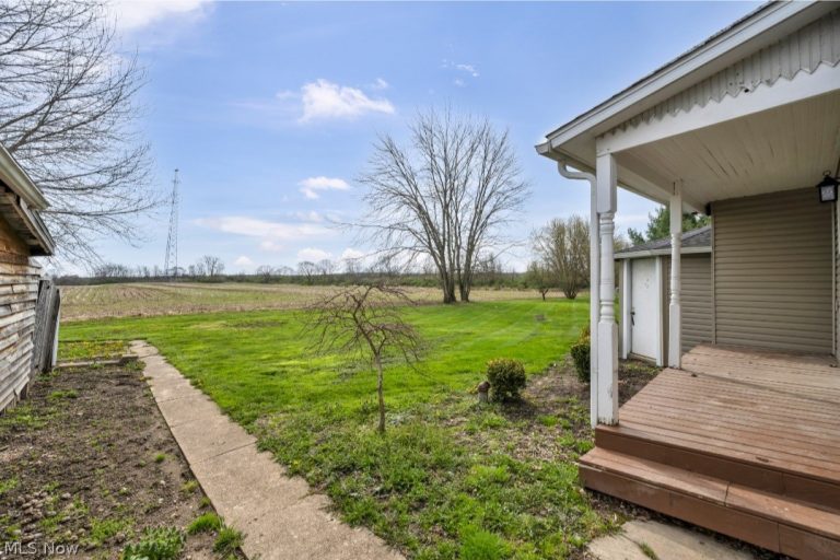 15593 Franchester Road, Burbank, OH - Photo 4