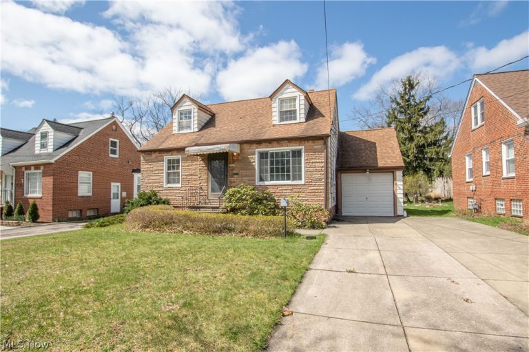 1516 Sunview Road, Lyndhurst, OH, 44124
