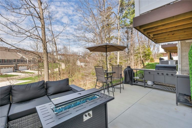 7366 Hillshire Drive, Concord Twp, OH - Photo 4