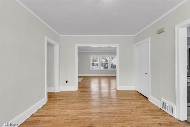 3318 Milverton Road #1/DN, Shaker Heights, OH - Photo 8