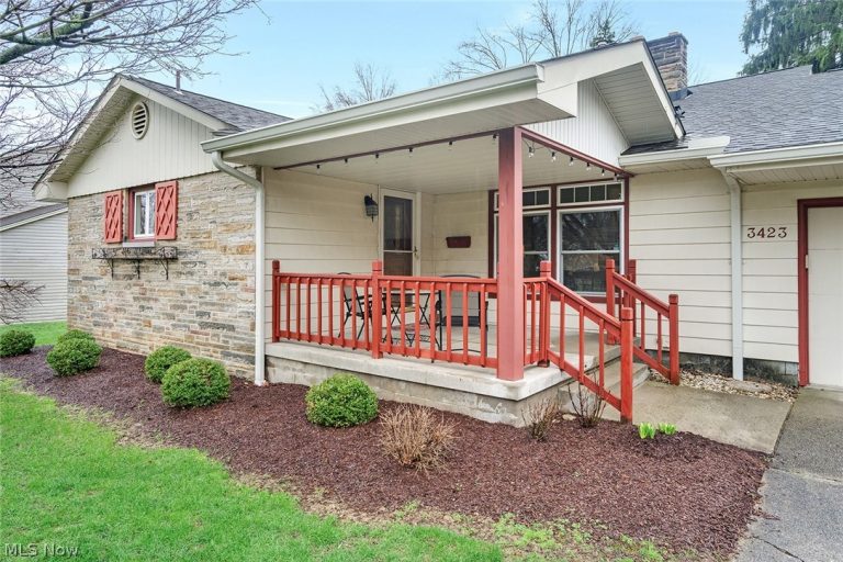 3423 Tall Oaks Lane, Austintown, OH - Photo 6