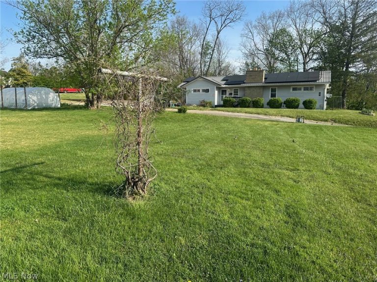 2407 36th Street, Parkersburg, WV - Photo 3