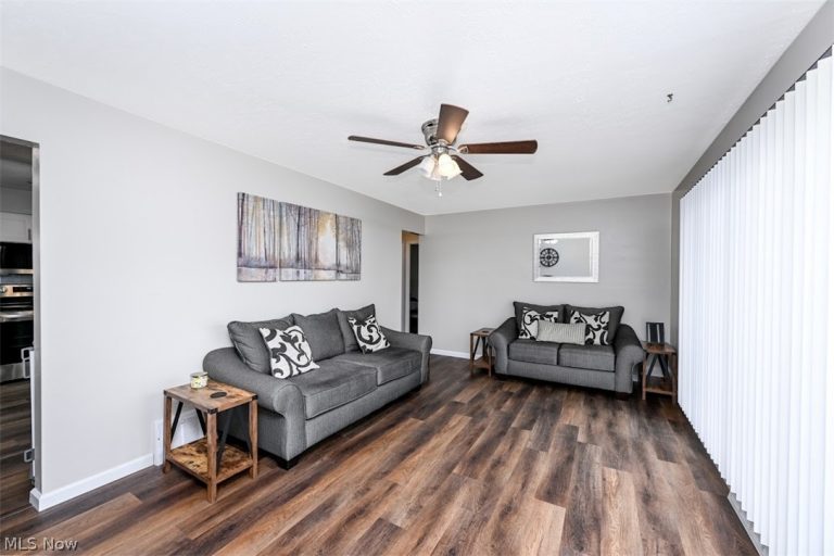 6065 Mercer Drive, Brook Park, OH - Photo 5