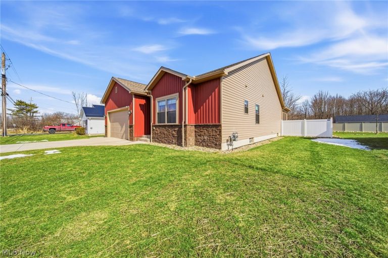 537 Rome Rock Creek Road, Roaming Shores, OH - Photo 4
