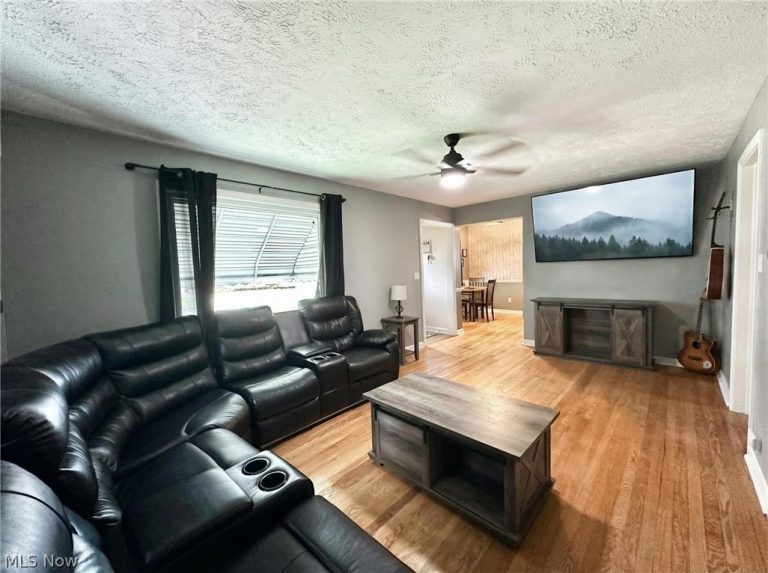 287 330th Street, Willowick, OH - Photo 6