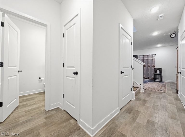 524 Auld Farm Circle, Akron, OH - Photo 8