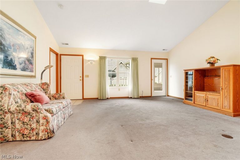 1497 Tylers Mill Lane, Massillon, OH - Photo 6