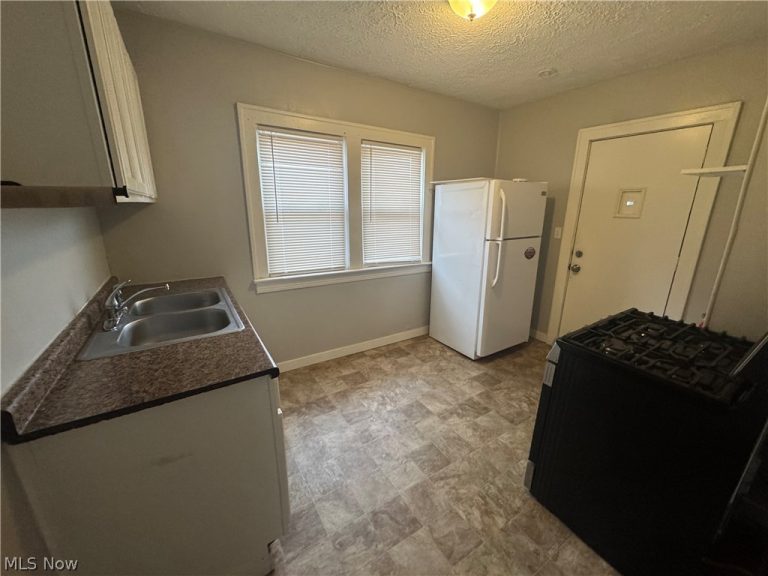 3207 121st Street, Cleveland, OH - Photo 4