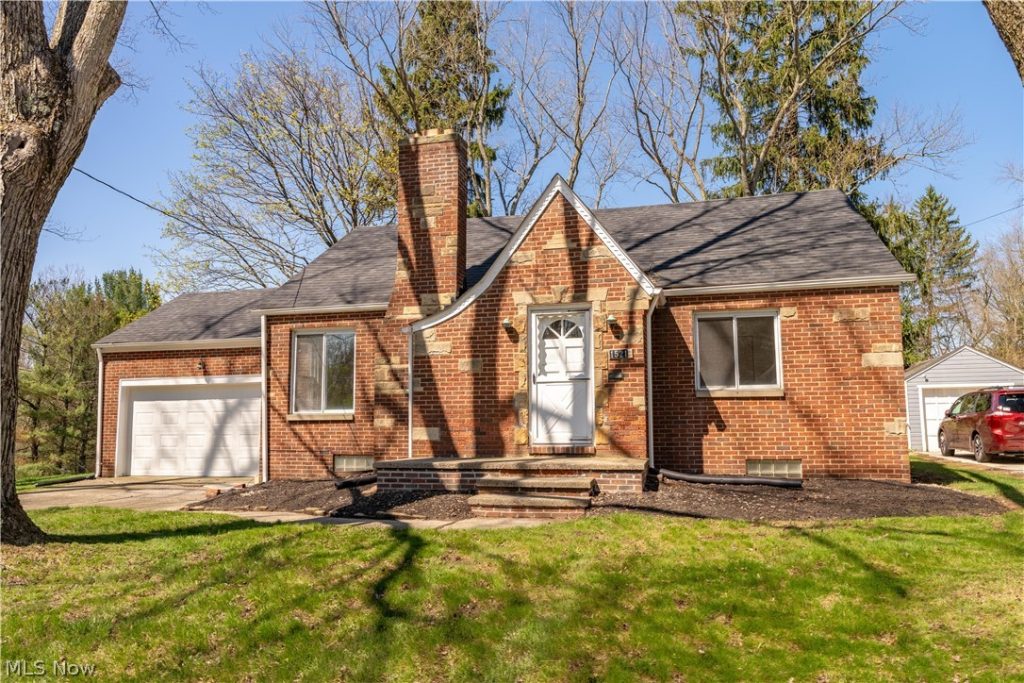 1521 Edgemoor Avenue, Akron, OH