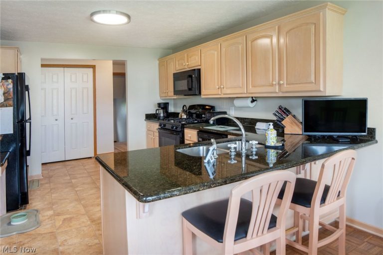 11183 Bloom Road, Garrettsville, OH - Photo 5