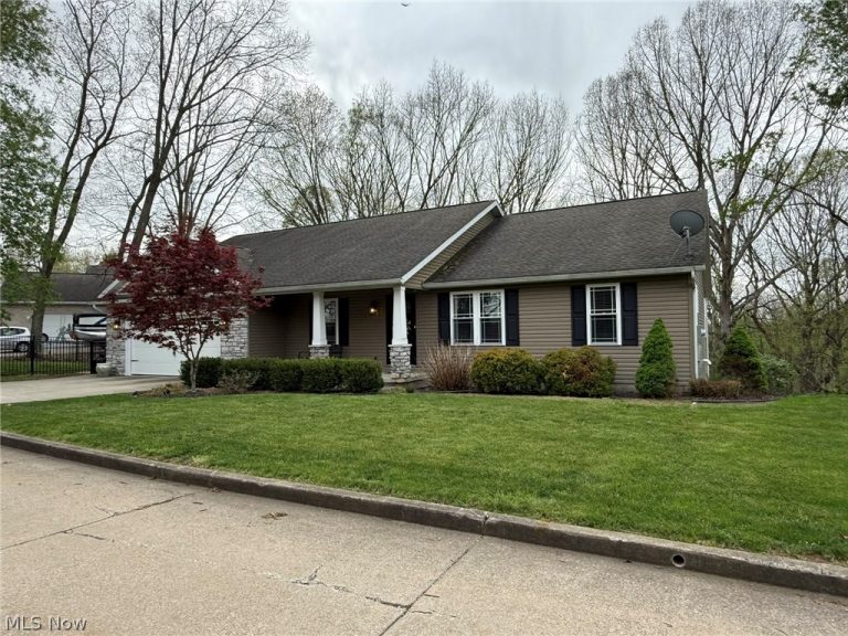 440 Hillcrest Drive, New Philadelphia, OH, 44663