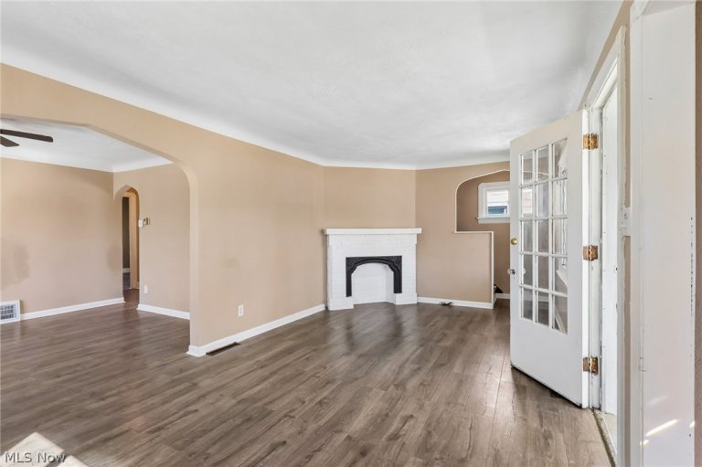 13618 Wainstead Avenue, Cleveland, OH - Photo 5