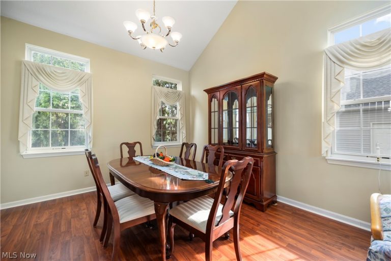 27070 Glenside Lane, Olmsted Twp, OH - Photo 8