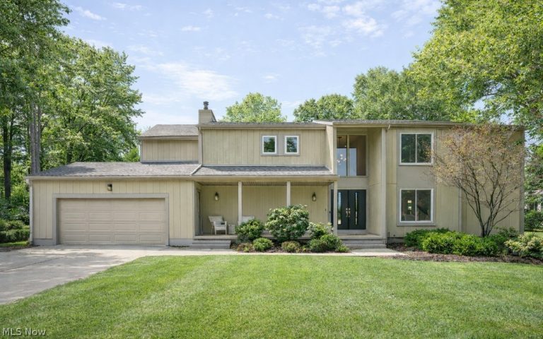 483 Beaverbrook Drive, Bath, OH - Photo 2