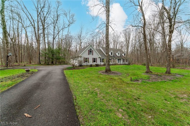 8233 Whispering Pines Drive, Novelty, OH - Photo 2