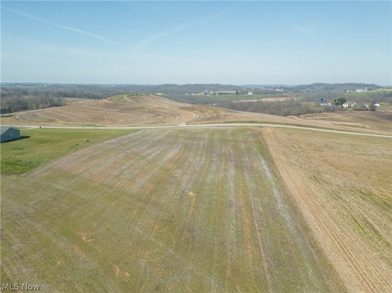 Pleasant Hill Drive, Fresno, OH, 43824