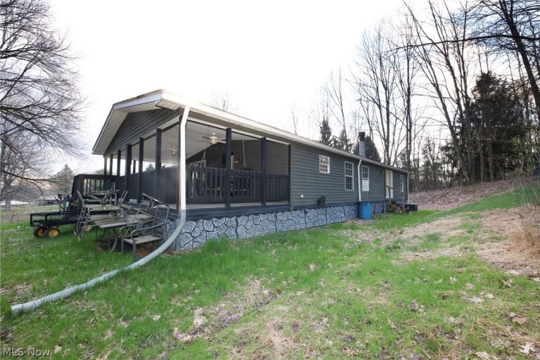 961 Glendale Road, New Cumberland, WV - Photo 6