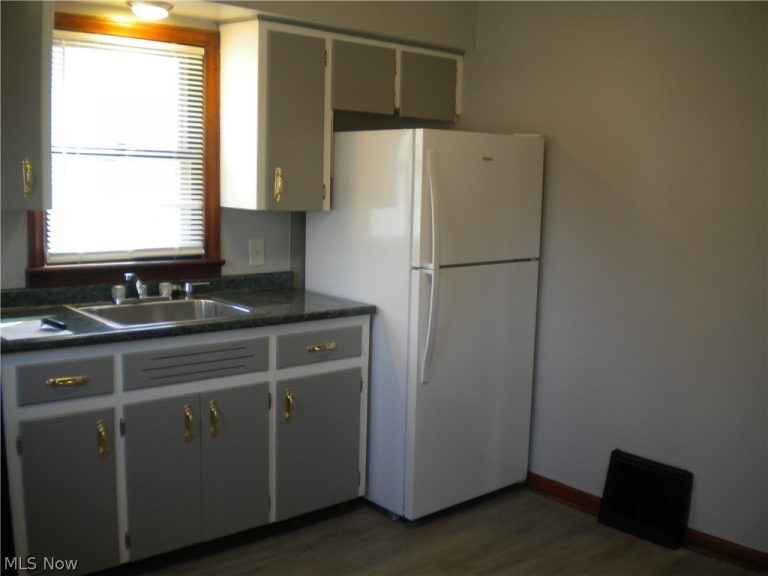 332 Lincoln Avenue, Barberton, OH - Photo 3