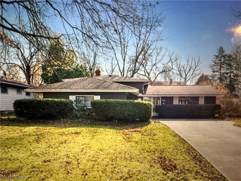 2050 Aldersgate Drive, Lyndhurst, OH, 44124