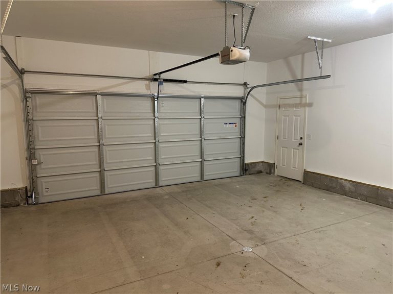 36 Maranatha Drive, Youngstown, OH - Photo 3