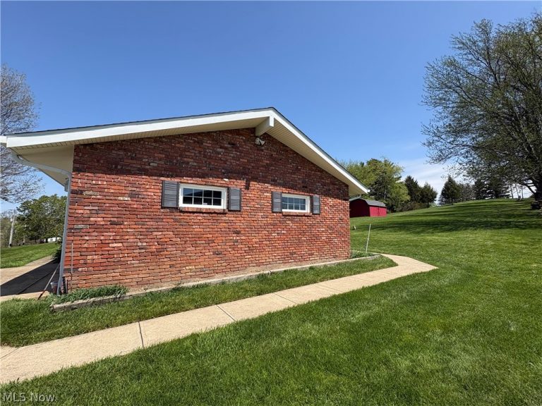 67541 Almar Lane, St Clairsville, OH - Photo 3